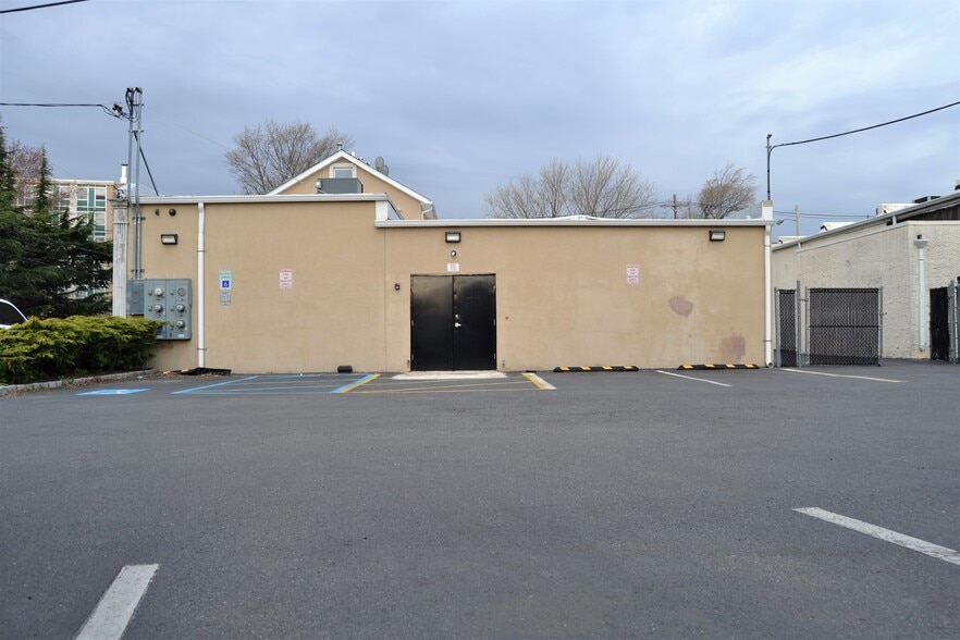More Photos Of 260 Main St, Keansburg Flex For Lease