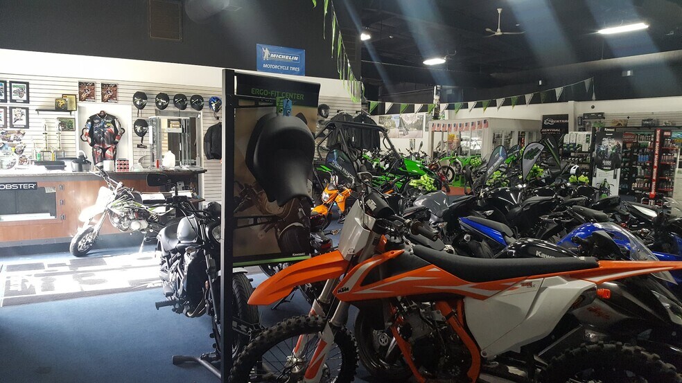 More Photos Of 5512 Route 9w, Marlboro Auto Dealership For Sale