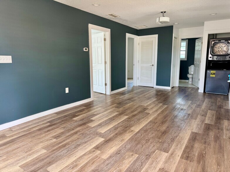 More Photos Of 308 S Ponce de Leon Blvd, Saint Augustine Freestanding For Sale