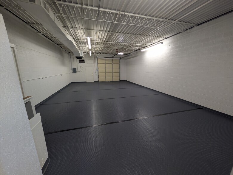 More Photos Of 2537 Weston Rd, Colorado Springs Service For Lease