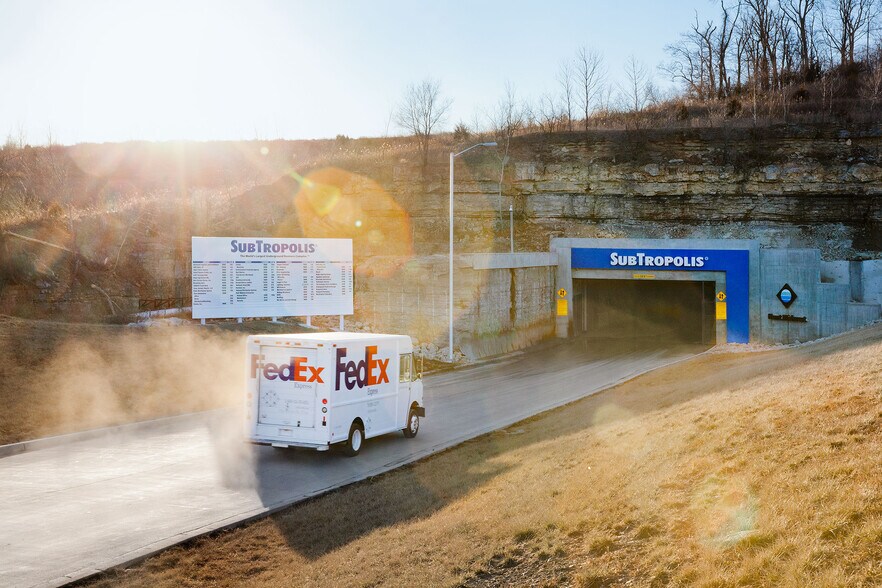 Primary Photo Of 8300 NE Underground Dr, Kansas City Warehouse For Lease