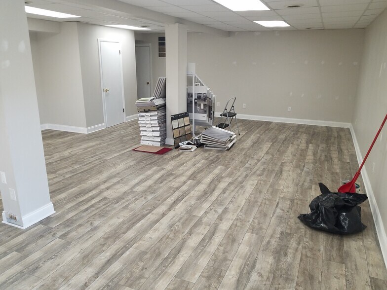 More Photos Of 2476 Broadhead Rd, Aliquippa Storefront Retail Residential For Lease