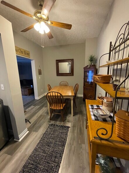 More Photos Of 5002 S Walnut St, South Bloomfield Storefront For Sale