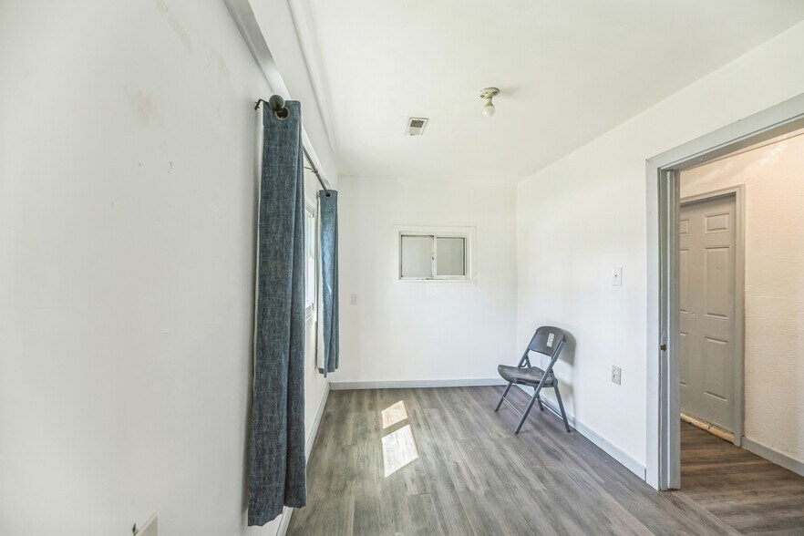 More Photos Of 6650 Jet Park Rd, North Charleston Industrial For Sale