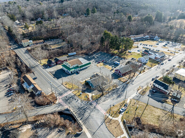 More Photos Of 6 Killingworth Rd, Higganum Bank For Sale