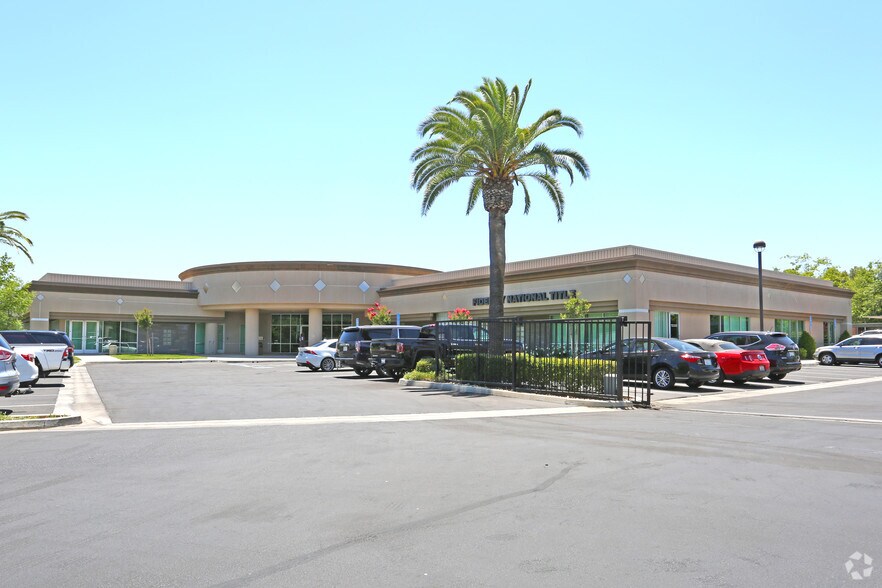 More Photos Of 7475 N Palm Ave, Fresno Office For Lease