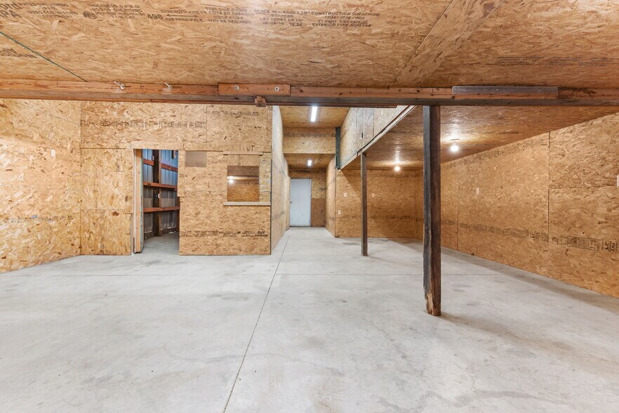 More Photos Of 1628-1630 Maple St, Reedsburg Warehouse For Lease