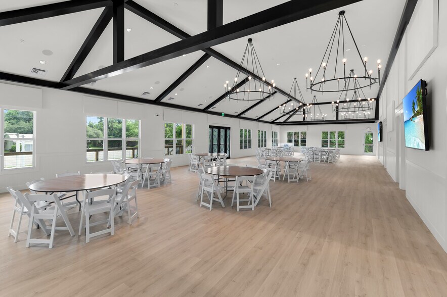 More Photos Of 6901 Hendry Creek Dr, Fort Myers Specialty For Sale