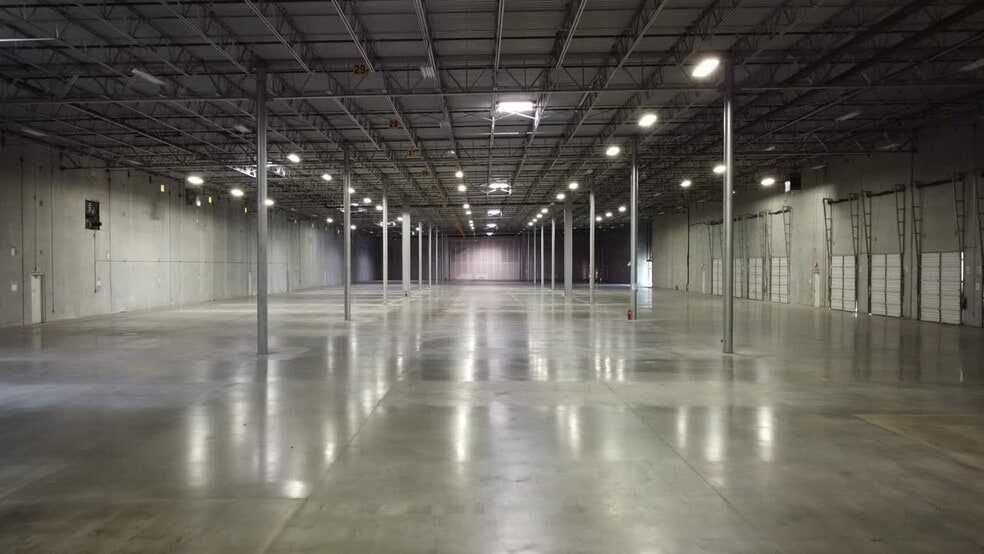 Primary Photo Of 5201 Catron Dr, Dallas Distribution For Lease