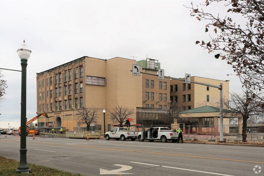More Photos Of 301 Broadway, Lorain Hotel For Lease