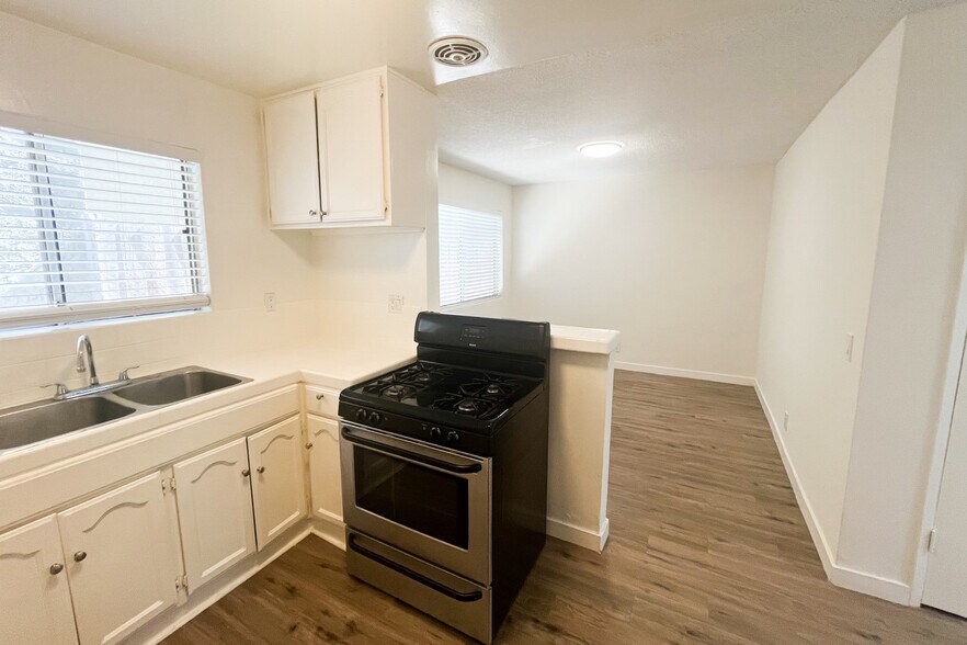 More Photos Of 1123 Ohio Ave, Long Beach Multifamily For Sale