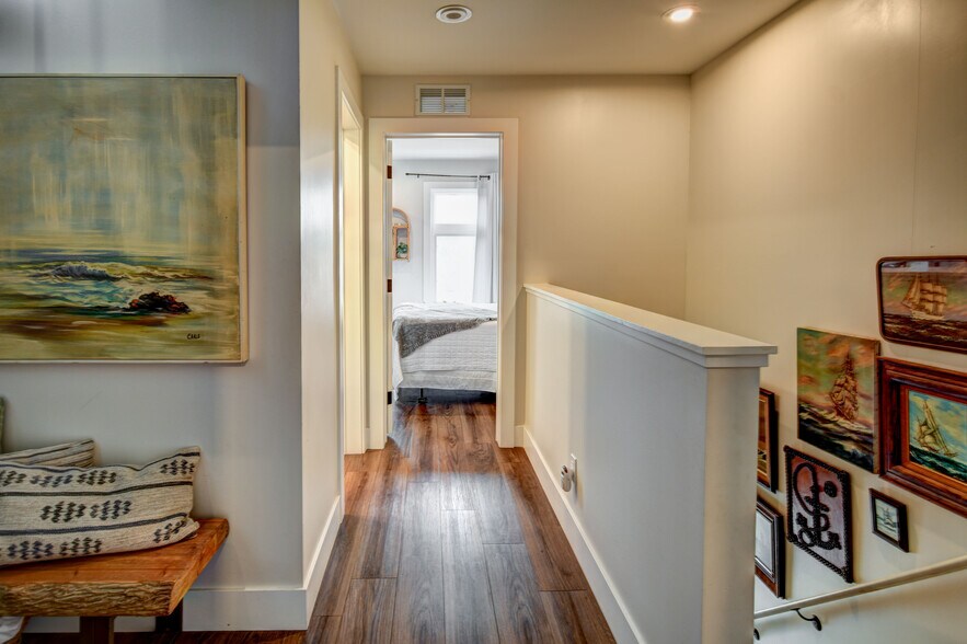 More Photos Of 208 Gillis St, Traverse City Specialty For Sale