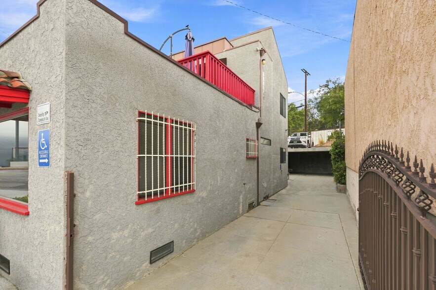 More Photos Of 1063 Colorado Blvd, Eagle Rock Medical For Sale