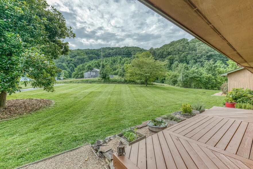 More Photos Of 19080 N Fork River Rd, Abingdon Specialty For Sale