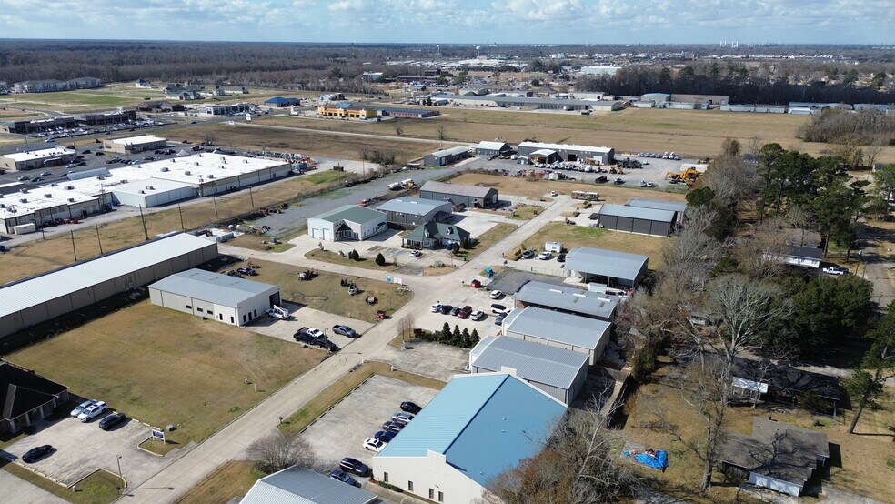 More Photos Of 481 W Eastbank Dr, Gonzales Warehouse For Lease