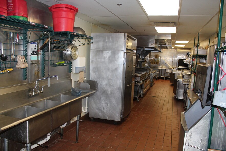 More Photos Of 108-110 E Grand River Ave, Brighton Storefront Retail Office For Sale