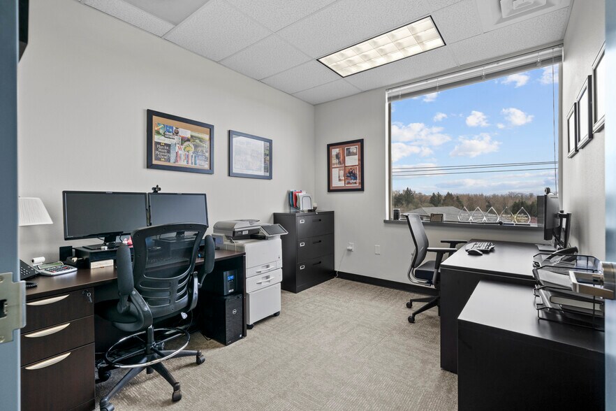 More Photos Of 675 Orchard Heights Rd, Salem Medical For Sale