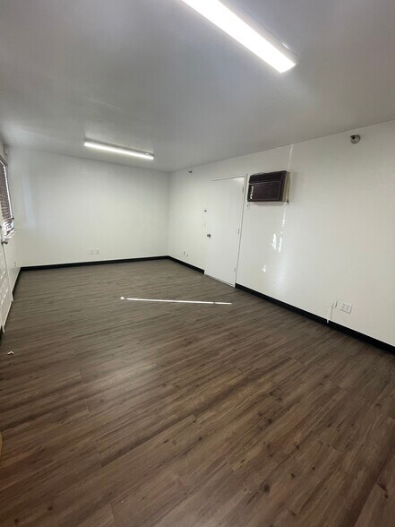 More Photos Of 4091 N Valentine Ave, Fresno Warehouse For Lease