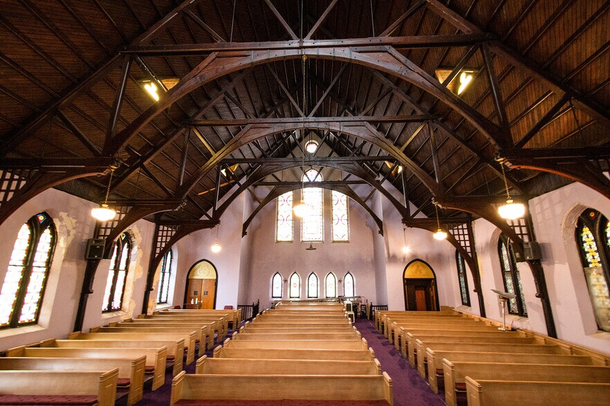 More Photos Of 1 N Fulton Ave, Baltimore Religious Facility For Lease