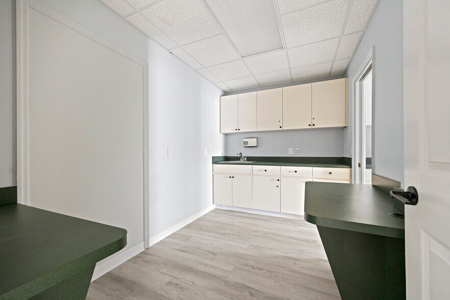 More Photos Of 1283 SW Sr-47, Lake City Medical For Lease