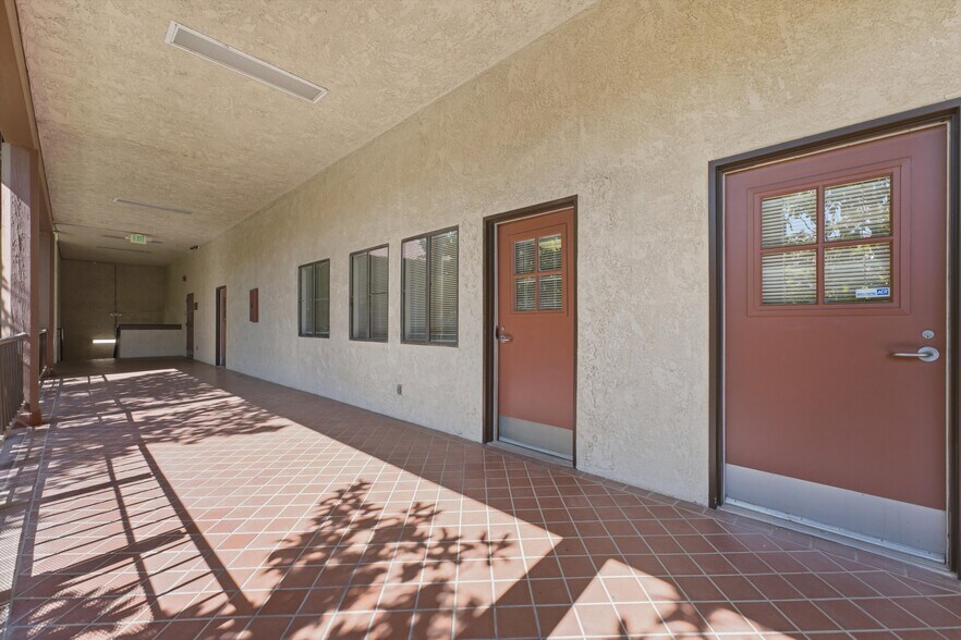 More Photos Of 44725 10th St W, Lancaster Medical For Sale