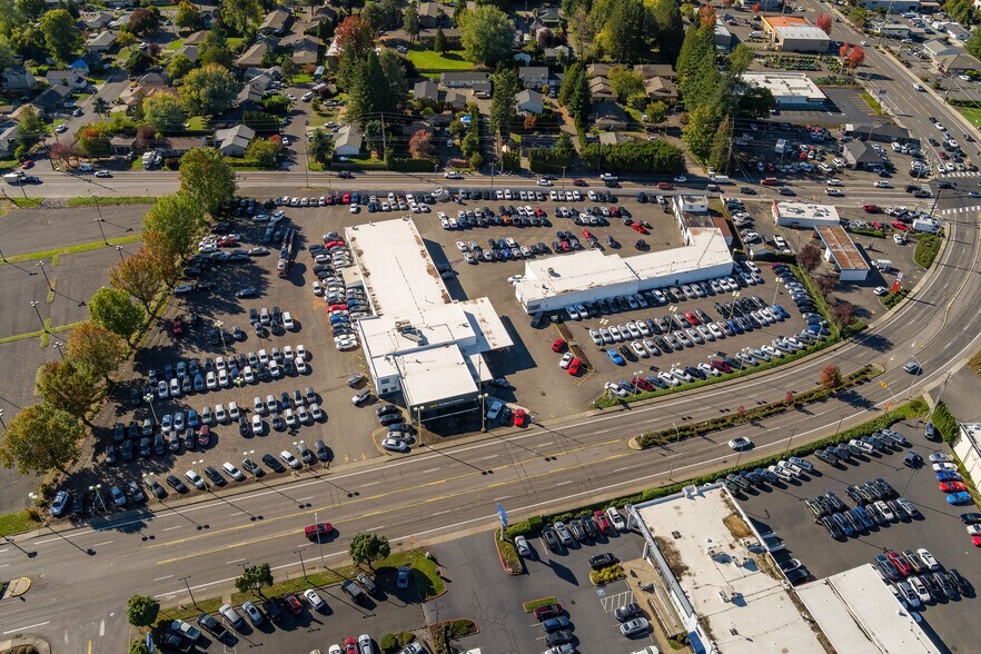 More Photos Of 1940 E Powell Blvd, Gresham Auto Dealership For Sale