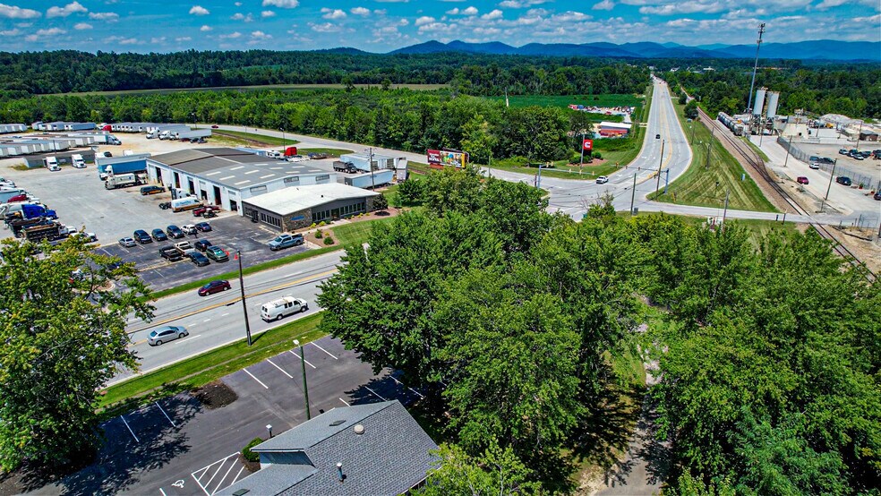 More Photos Of 5030 Hendersonville Rd, Fletcher Office For Sale