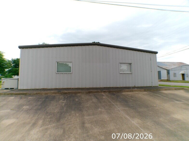More Photos Of 204 N 2nd St, Ozark Office For Sale