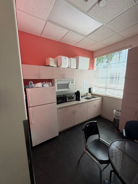 More Photos Of 9160 Galleria Ct, Naples Medical For Lease