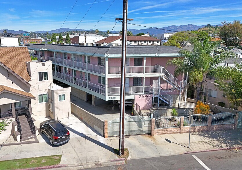 More Photos Of 2109 Manitou Ave, Los Angeles Apartments For Sale