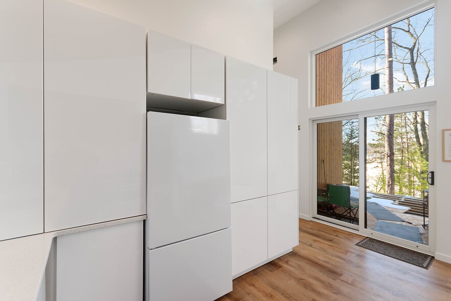 More Photos Of 7103 Lake View Rdg, Lake Ann Hospitality For Sale