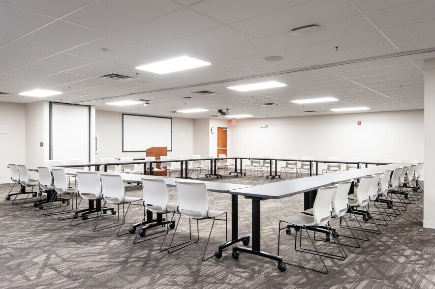 More Photos Of 550 N Meridian St, Indianapolis Office For Lease