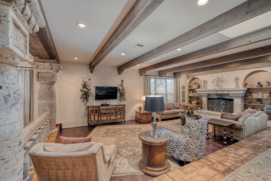 More Photos Of 505 Gilchrist Ln, Del Rio Specialty For Sale