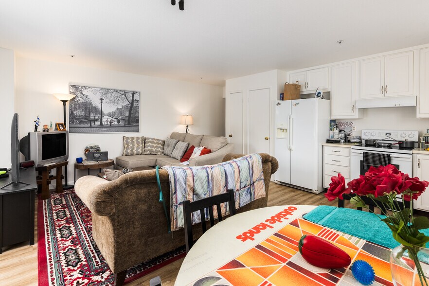 More Photos Of 1260-1278 Broadway, Sonoma Freestanding For Sale