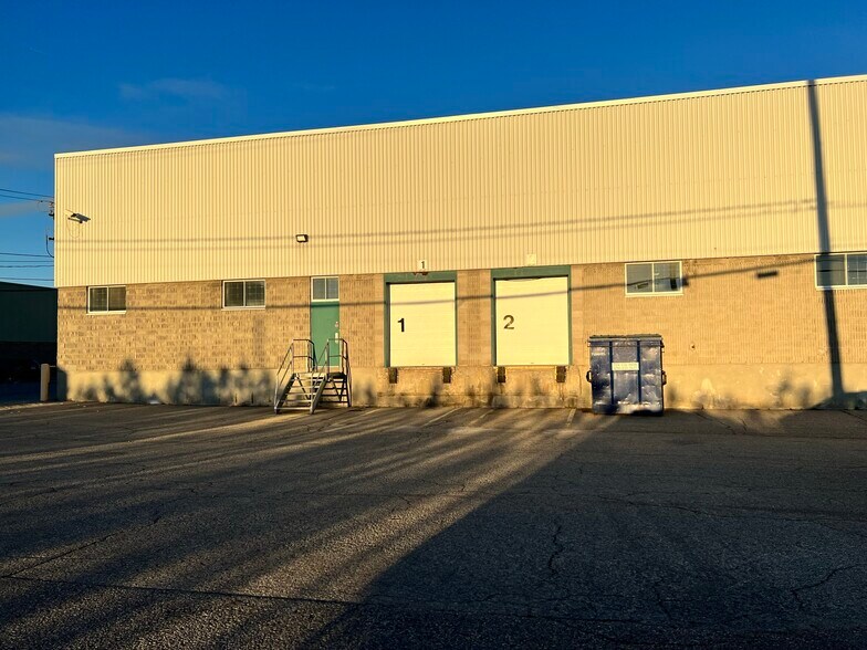 More Photos Of 6630-6650 Rue Abrams, Montréal Warehouse For Lease