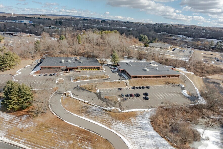 More Photos Of 860 N Main Street Ext, Wallingford Office For Sale