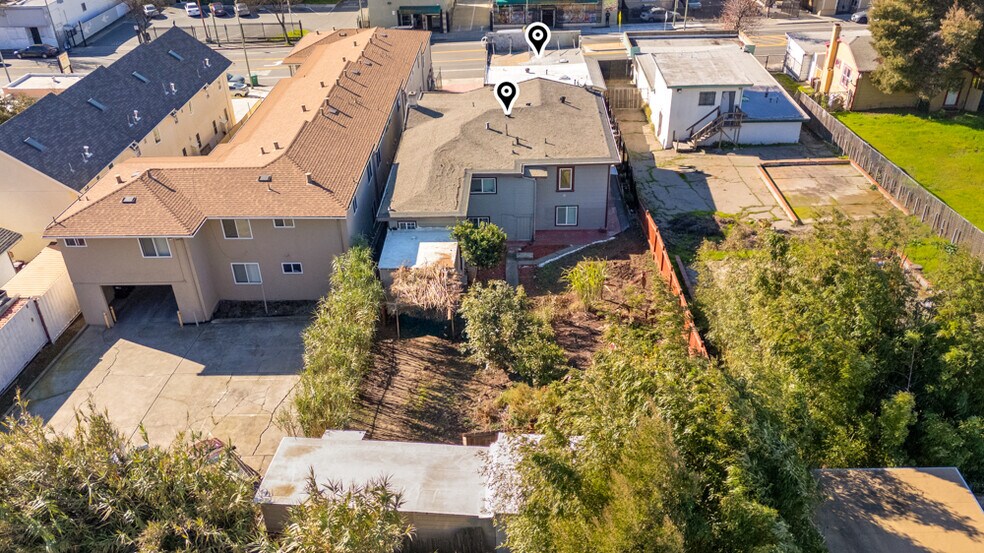 More Photos Of 8016 MacArthur Blvd, Oakland Apartments For Sale