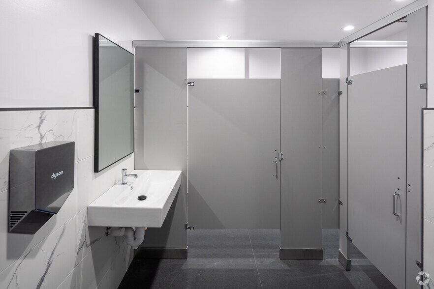 More Photos Of 10801 National Blvd, Los Angeles Office For Lease