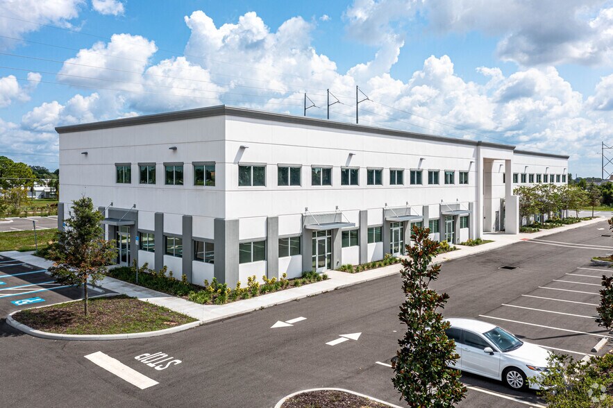 More Photos Of 130 Ridge Center Dr, Davenport Medical For Lease