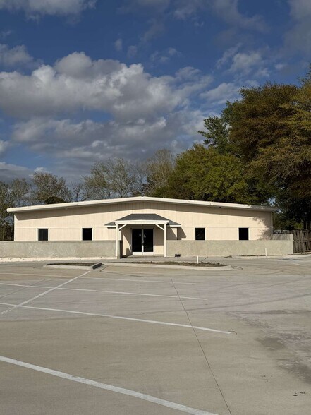 More Photos Of 2505 Carolina Beach Rd, Wilmington General Retail For Lease