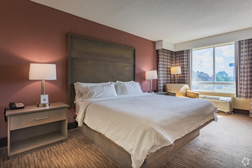 More Photos Of 139 Bradford Blvd, Santee Hotel For Sale