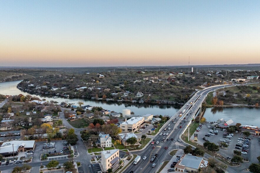 More Photos Of 119 Avenue G, Marble Falls Office For Sale