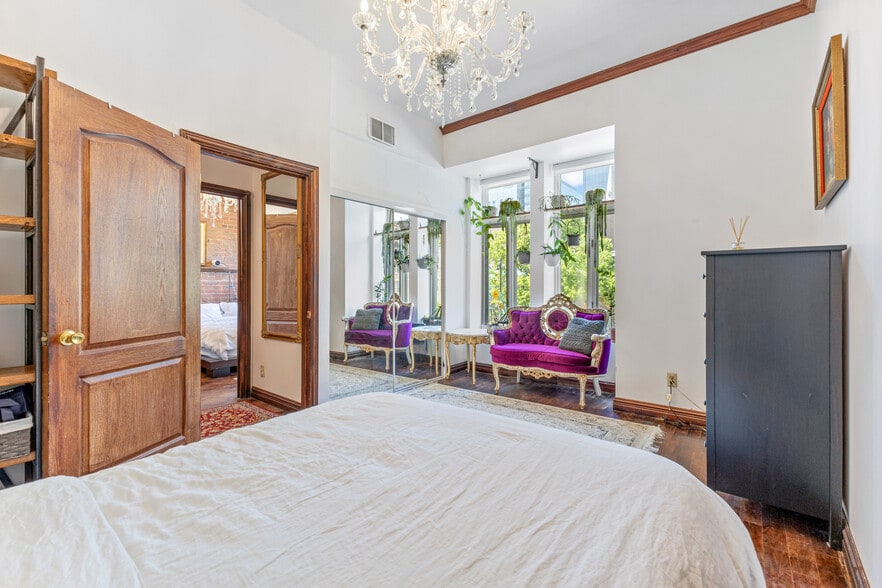 More Photos Of 1023 Rue Berri, Montréal Apartments For Sale