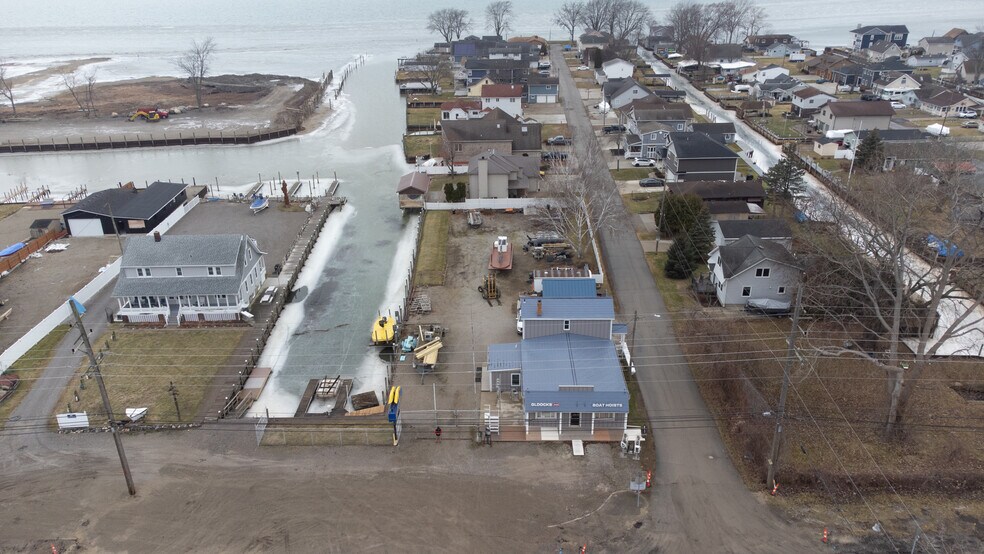 More Photos Of 7427 Dyke Rd, Clay Freestanding For Lease