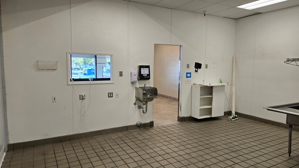 More Photos Of 5600-5628 Watt Ave, North Highlands Unknown For Lease