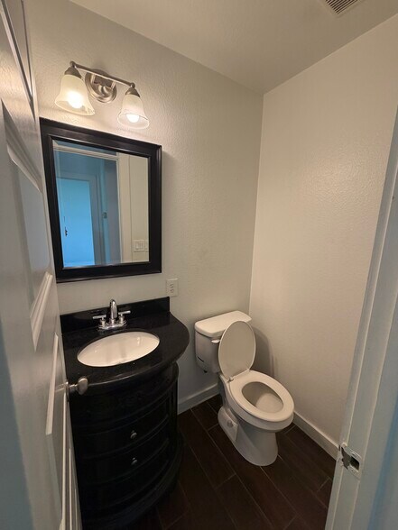 More Photos Of 3464 County Road 100, Hutto Land For Lease