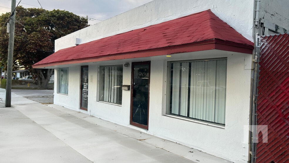 More Photos Of 100 NW 1st St, Hallandale Beach Storefront Retail Office For Lease