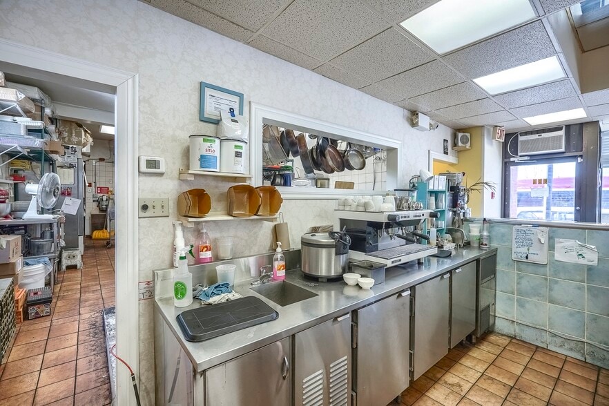 More Photos Of 369 Keele St, Toronto Restaurant For Lease