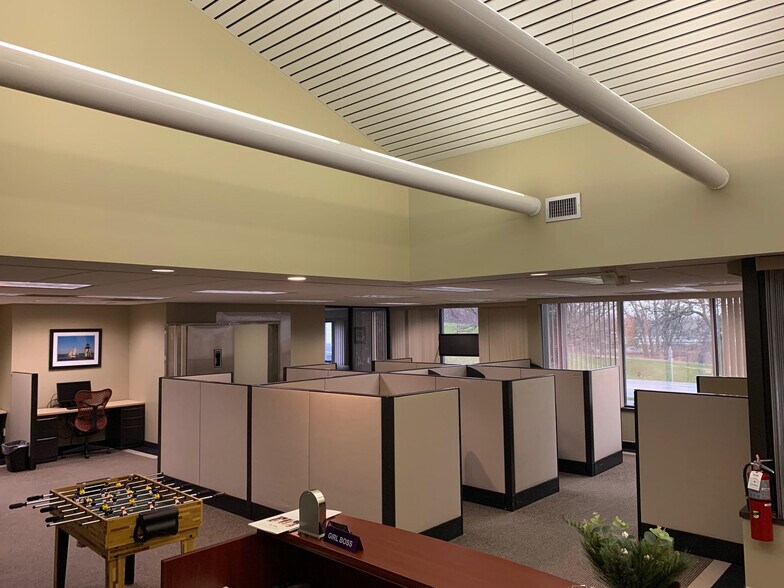 More Photos Of 21211 Haggerty Rd, Novi Bank For Lease
