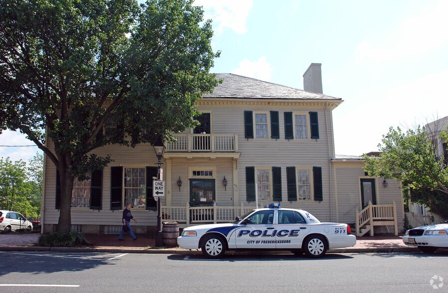More Photos Of 623 Caroline St, Fredericksburg Restaurant For Sale